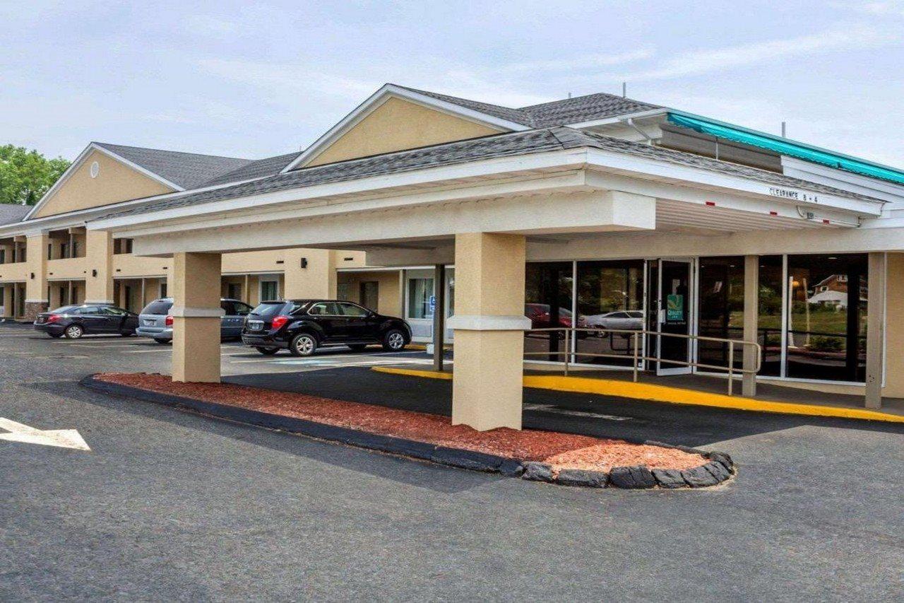 Quality Inn Waterbury Bagian luar foto