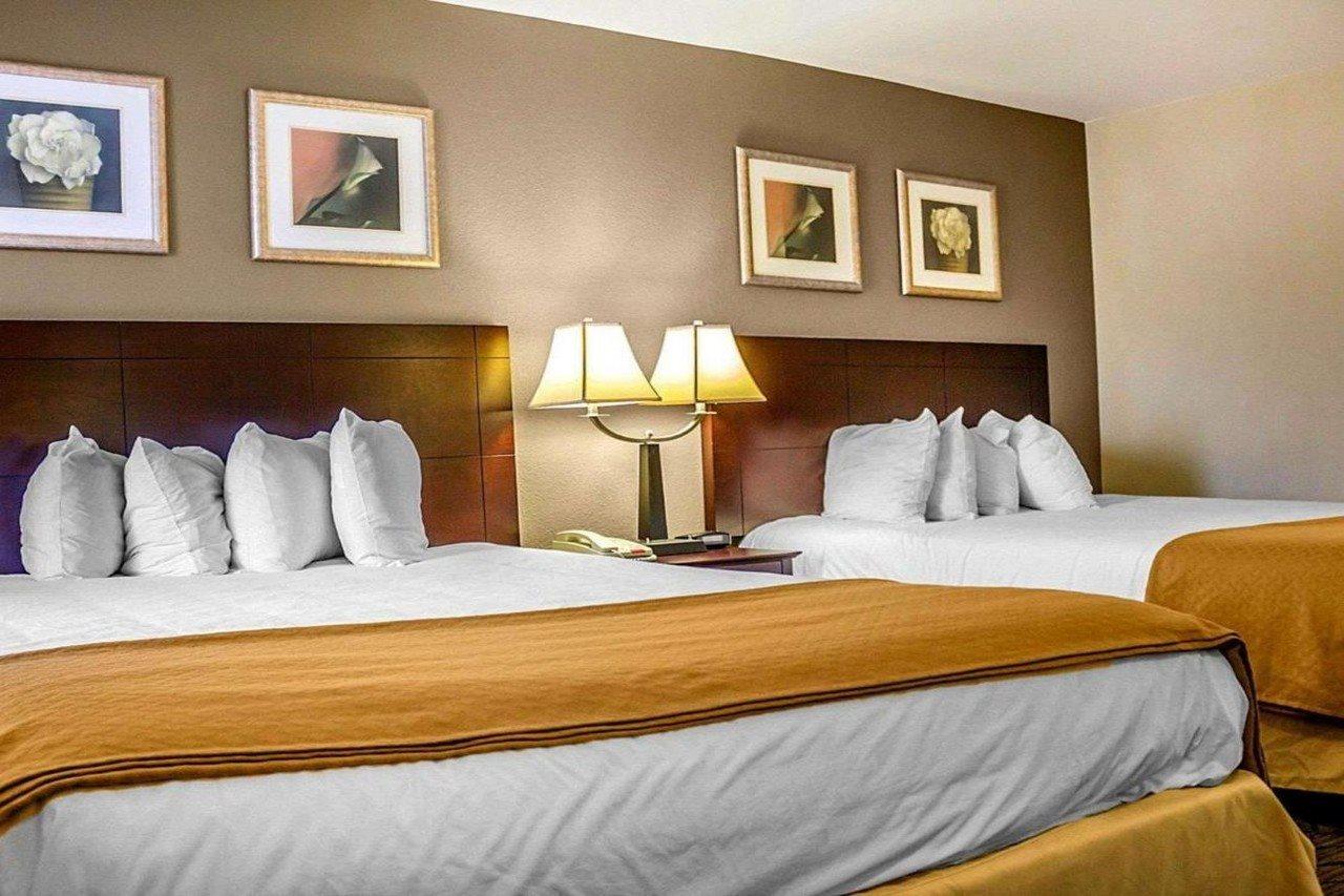 Quality Inn Waterbury Bagian luar foto