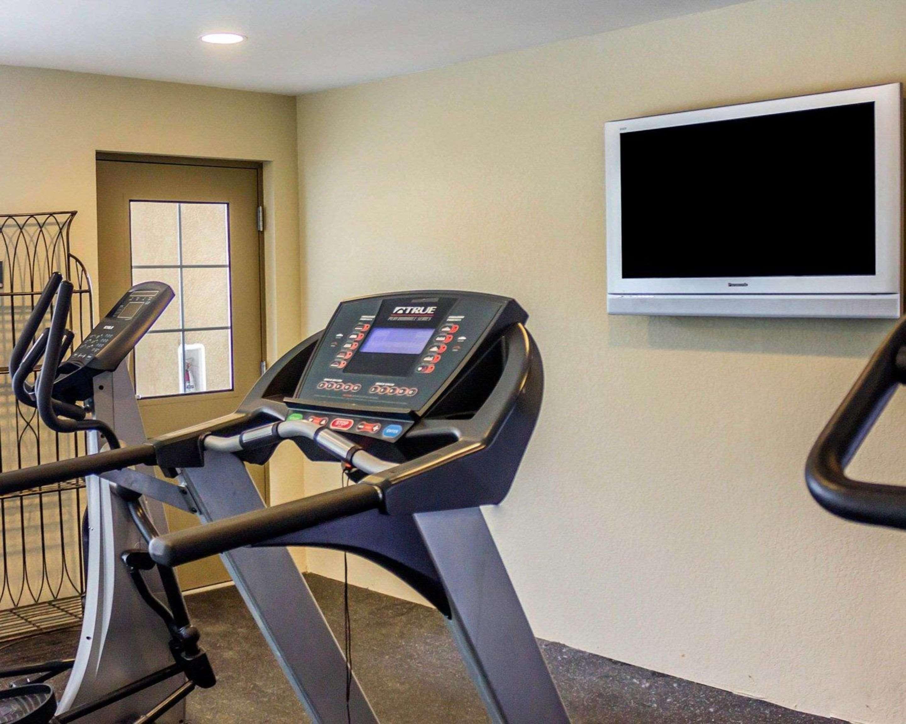 Quality Inn Waterbury Bagian luar foto