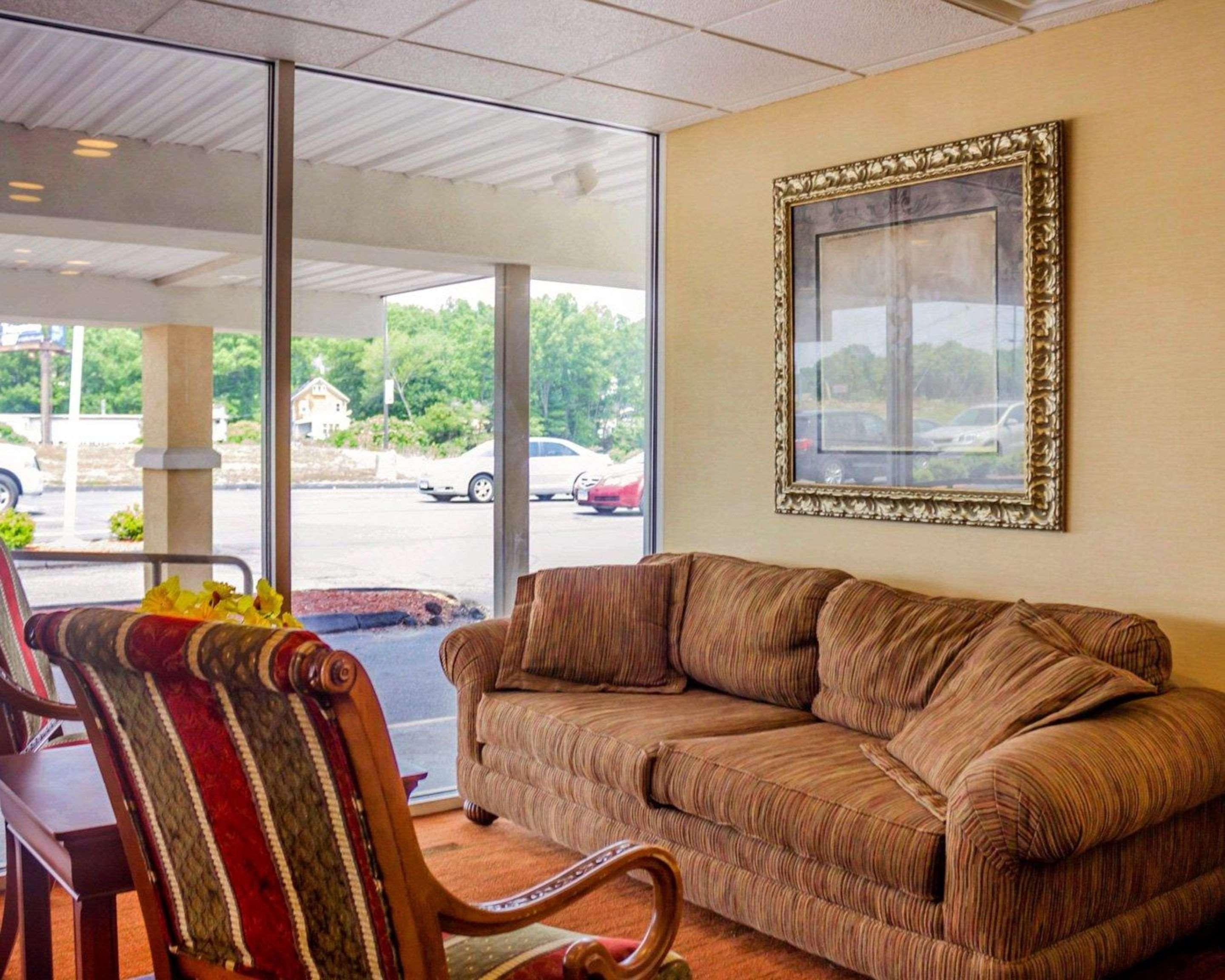 Quality Inn Waterbury Bagian luar foto